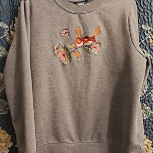 Basic Editions Gray Sweatshirt with Embroidered Design